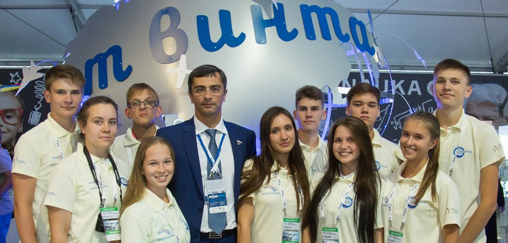 В рамках Международного авиационно-космического салона МАКС-2015 состоялась церемония награждения победителей школьных олимпиад