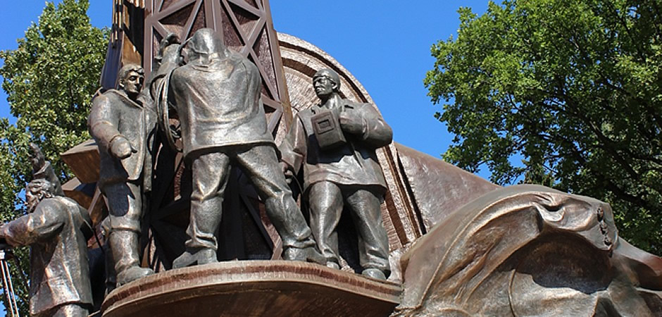 Владимир Гутенев принял участие в церемонии открытия памятника Солдатам холодной войны