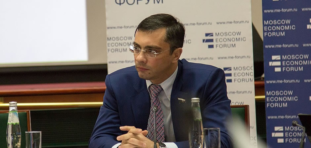 Владимир Гутенев прокомментировал состоявшуюся в рамках МЭФ дискуссию о непростых взаимоотношениях страны и бизнеса