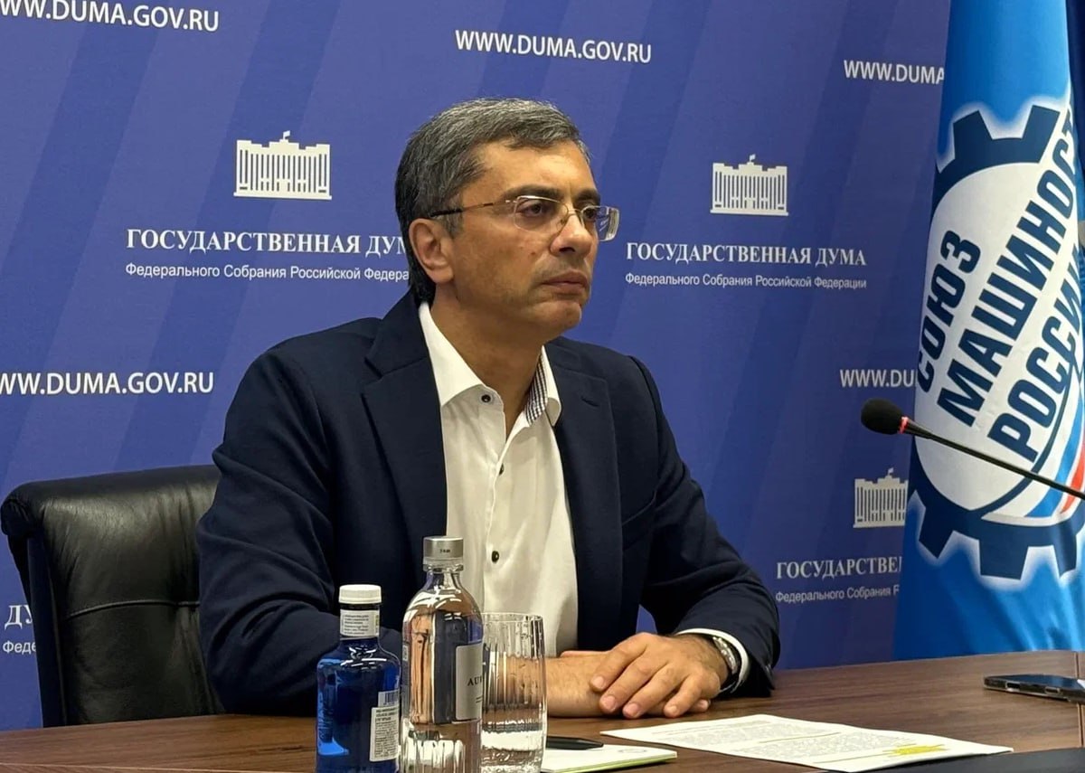 В рамках региональной недели Владимир Гутенёв провёл приём граждан Тольятти по ВКС